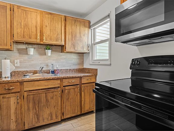 2nd image of 59 Prescott St #59