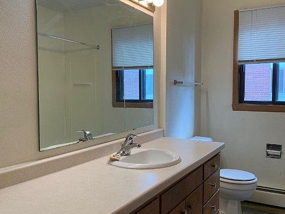 4th image of 920 18th St S APT 4