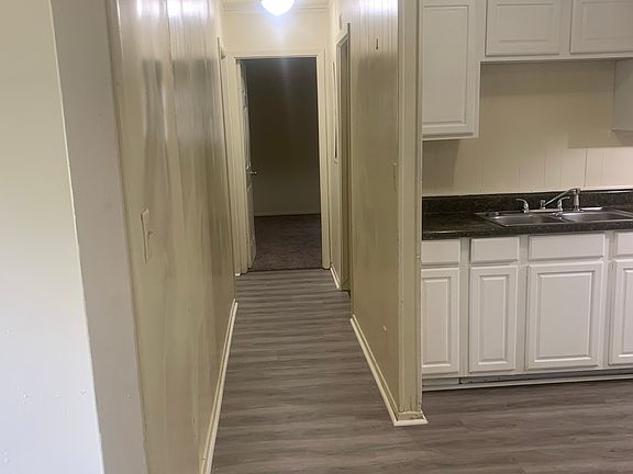 4th image of 108 Hawkins Ave