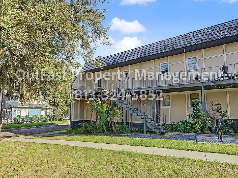 915 E Palmetto St #7