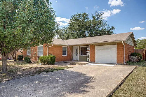 5217 Kiamesha Way Photo 1