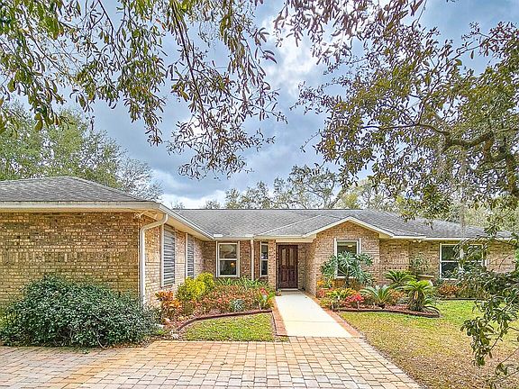2nd image of 1995 Spruce Creek Cir N