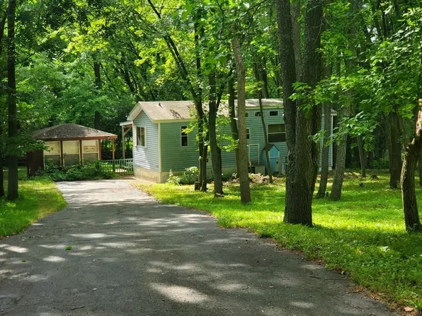 514 Sunset Circle, Edgerton, WI 53534