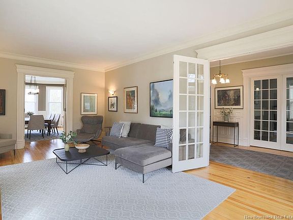 5th image of 3161 Rothesay Rd
