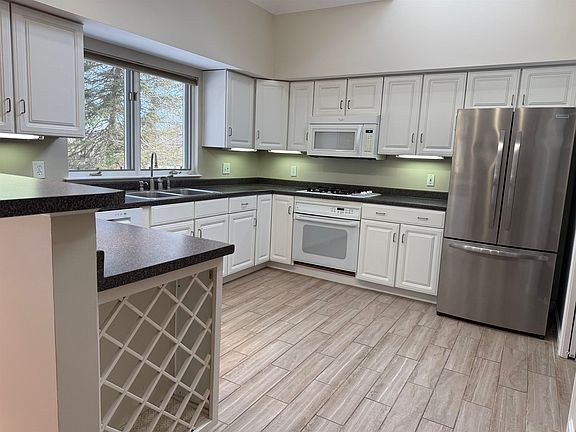 2nd image of 16 Sterling Springs Drive