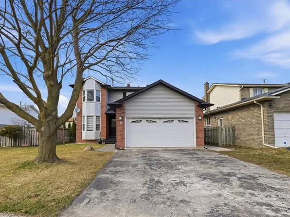 9 Holm St, Cambridge, ON N3C 3N3