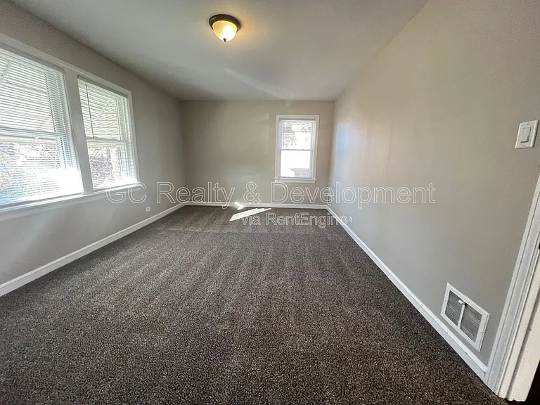9121 S Utica Ave — Photo 15