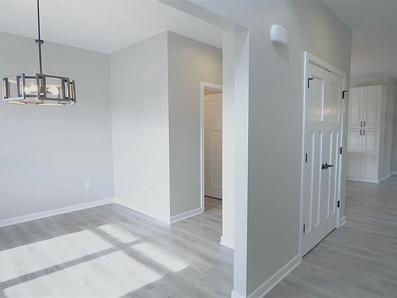 4th image of 414 Luann Kay Ln
