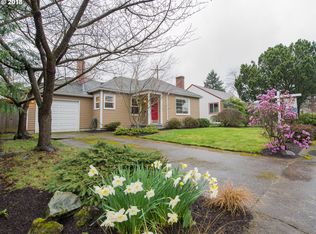 9326 SE Salmon St, Portland, OR
