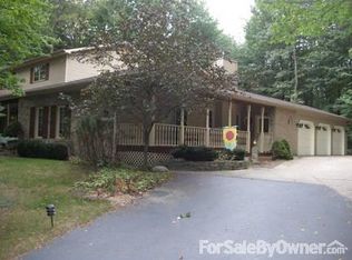 2310 N Old Pine Trl, Midland, MI 48642