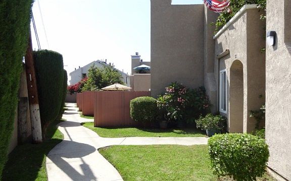 2nd image of 11827 Loma Dr APT 13