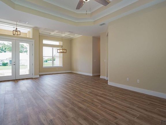 4th image of 25 Lamour Ln