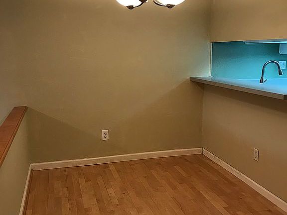 5th image of 3916 60th St Unit 105