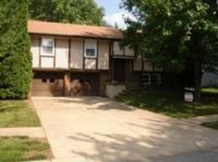 101 SE Crestwood St, Lees Summit, MO 64063