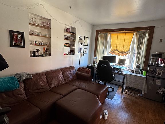 4th image of 1100 17th St S