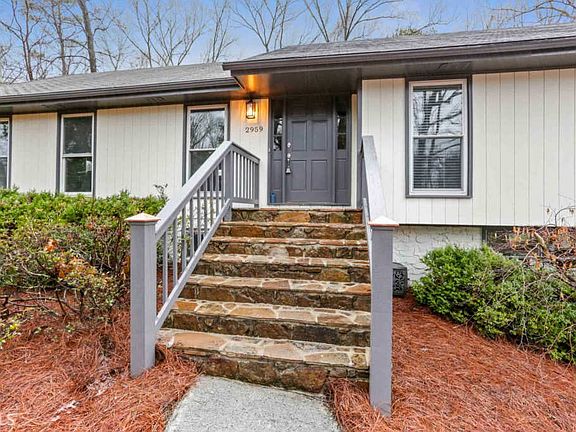 3rd image of 2959 Meadow Dr