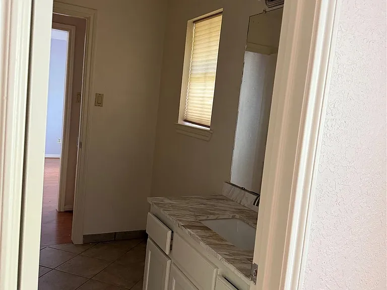 3739 Elkins Rd — Photo 4