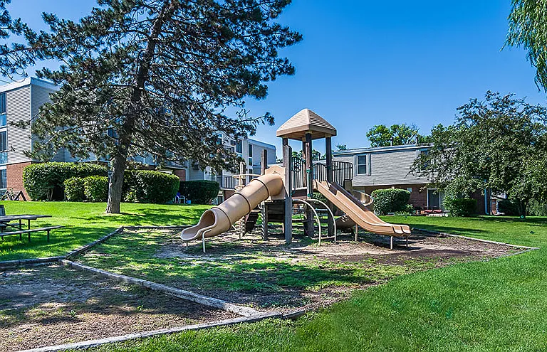 Grand Oaks — Photo 6