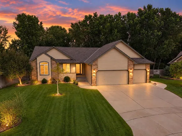 8304 W Candlewood Cir, Wichita, KS 67205