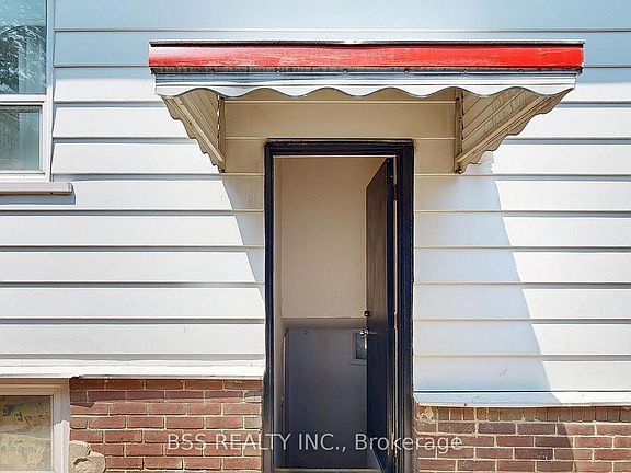 2nd image of 48 Saint Dunstan Dr