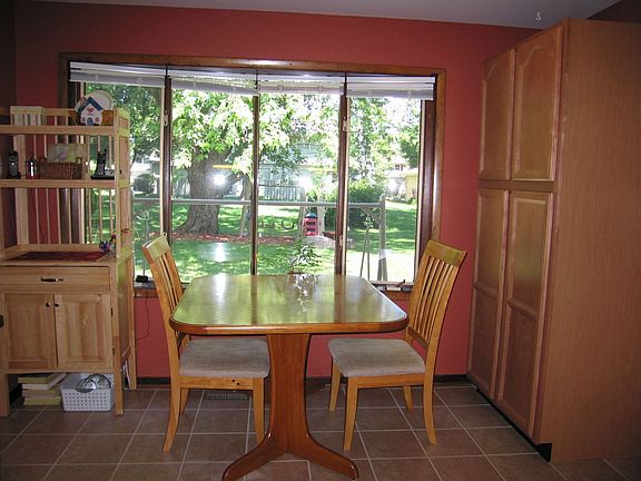 4th image of 542 E Cunningham Dr
