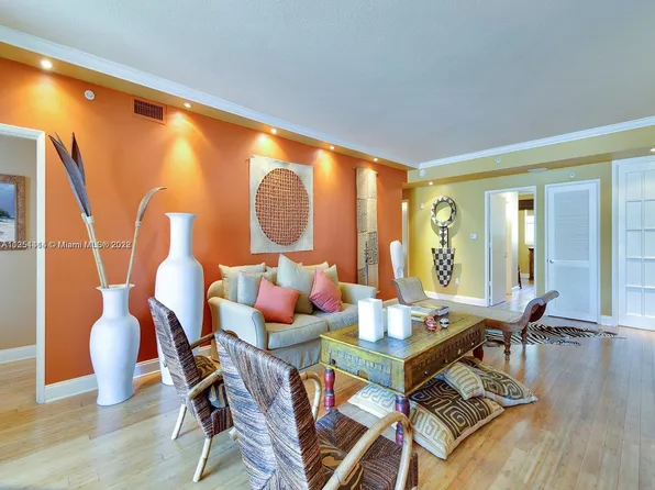 725 Crandon Blvd APT 203, Key Biscayne, FL 33149