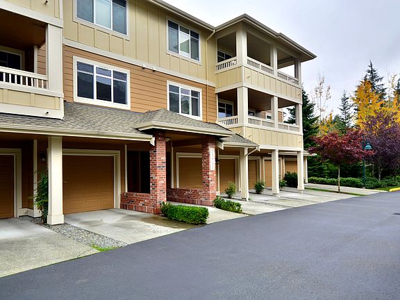 2nd image of 23932 NE 115th Ln #302