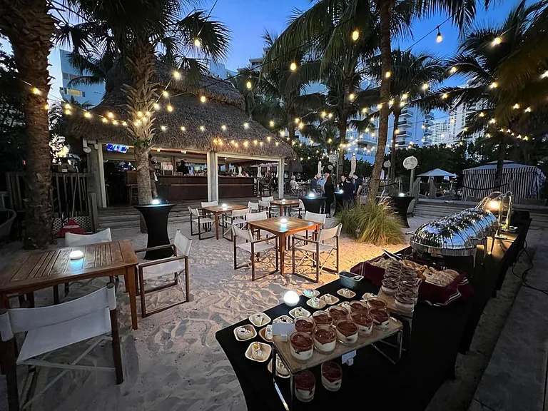 Ocean Dr — Photo 125