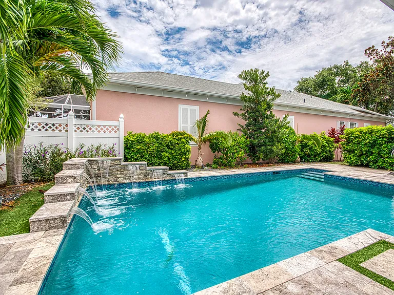 240 Poinciana Dr — Photo 27