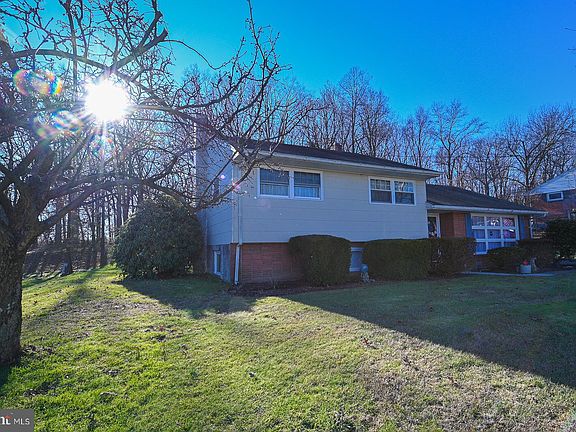 3rd image of 2210 Horseshoe Dr