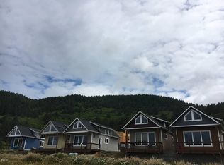 95590 Highway 101 S UNIT 8, Yachats, OR 97498
