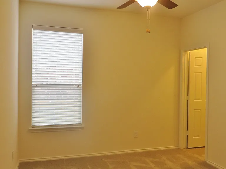 1042 Bowline Dr — Photo 8