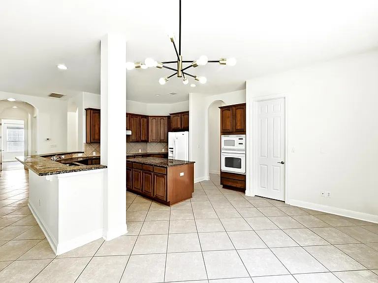 201 Varco Dr — Photo 8