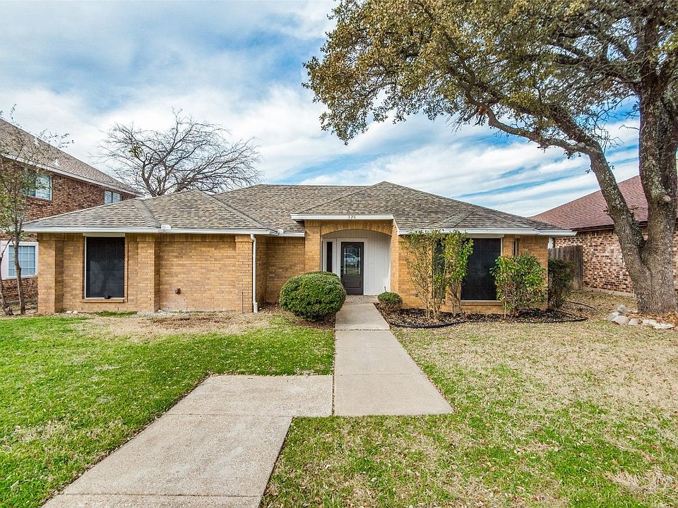 1st image of 328 Trees Dr