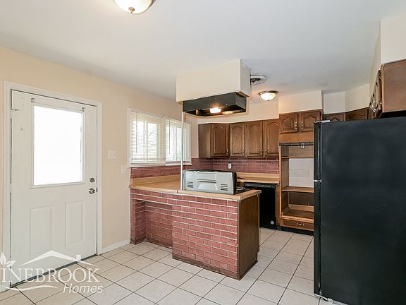 5th image of 9463 Trefore Ave