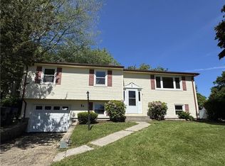 26 Seneca Rd, Portsmouth, RI 02871