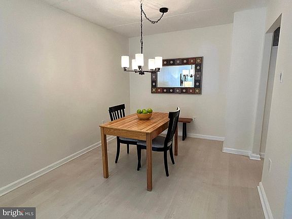 4th image of 700 Avondale Rd APT 3J