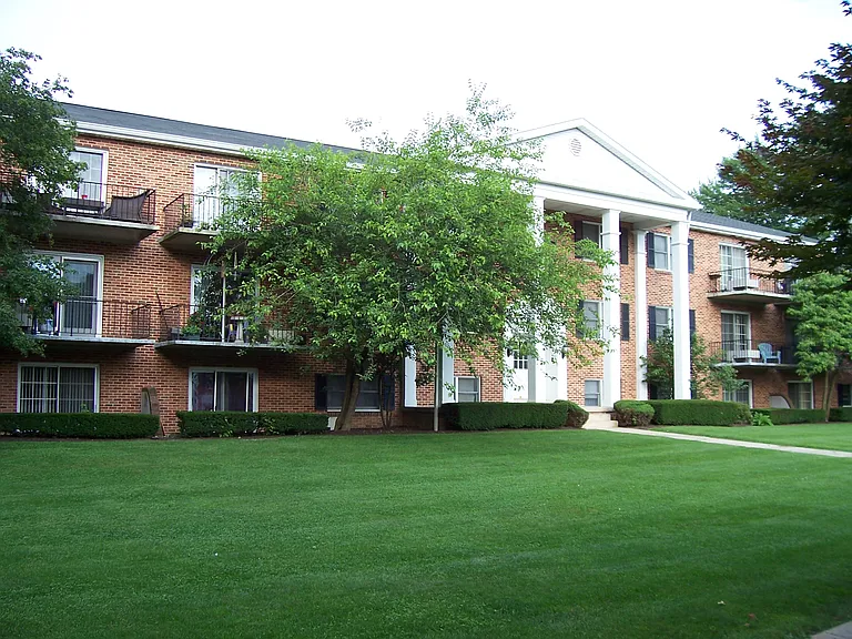 Cedar Run Condominiums — Photo 3