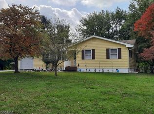 42 Ellison Rd, Somerset, NJ 08873