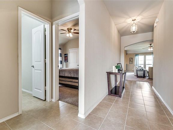 2nd image of 1805 Nightingale Dr