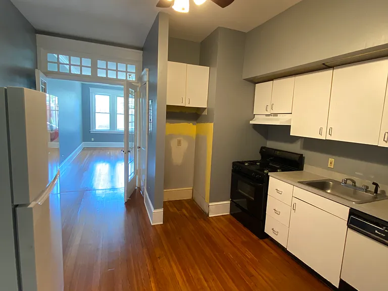 164 4th St NE — Photo 3