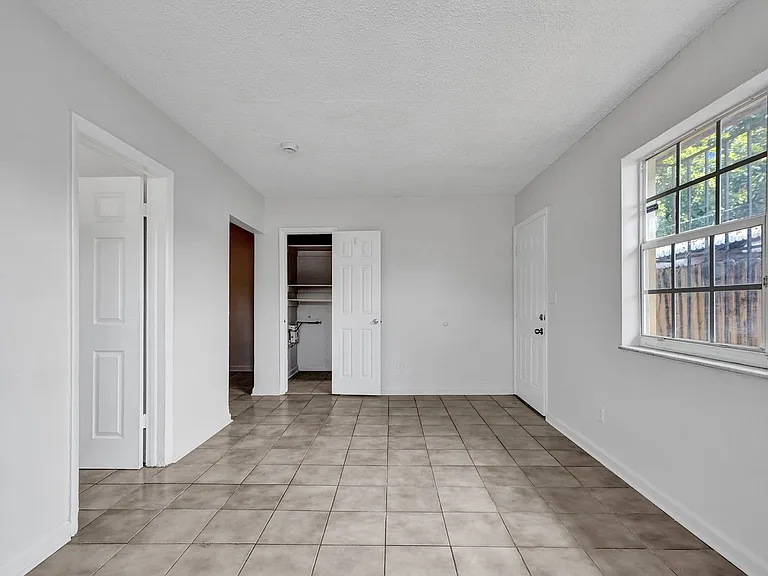 2525 Superior St — Photo 14