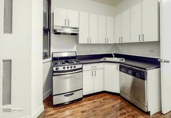 3rd image of 224 E 89th St #2F