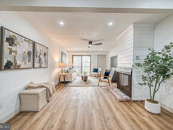 5th image of 453 Summit House West Ctr