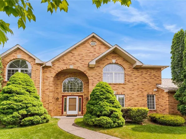 89 Madison Ln, Whitehall, PA 18052