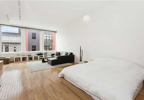 2nd image of 121 W 19th St APT 7C