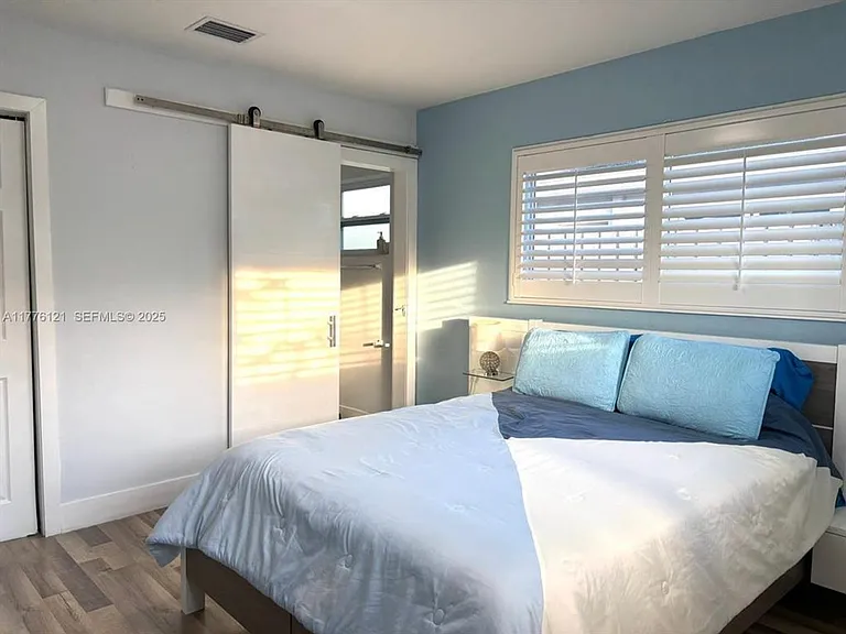 4580 NE 3rd Ave #4580 — Photo 15