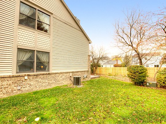 2nd image of 45153 Horseshoe Cir #22