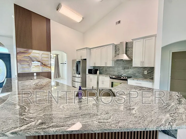 11400 Lovers Ln — Photo 4
