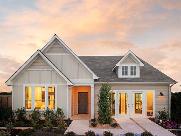 The Colony - Lancaster Interior Image 1